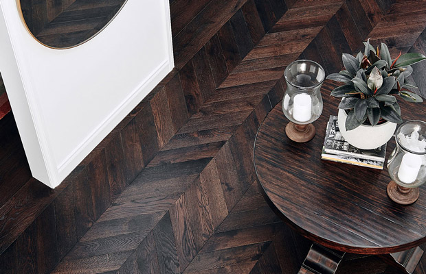 Cách kết hợp đồ nội thất với sàn gỗ tối màu bạn cần biết ?